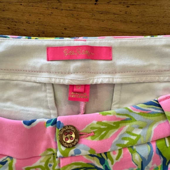 Lilly Pulitzer knit Callahan shorts in Squeeze the Day. Size 12 - Picture 3 of 7